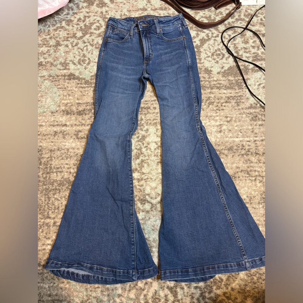 Wrangler High Rise Flares 25x32